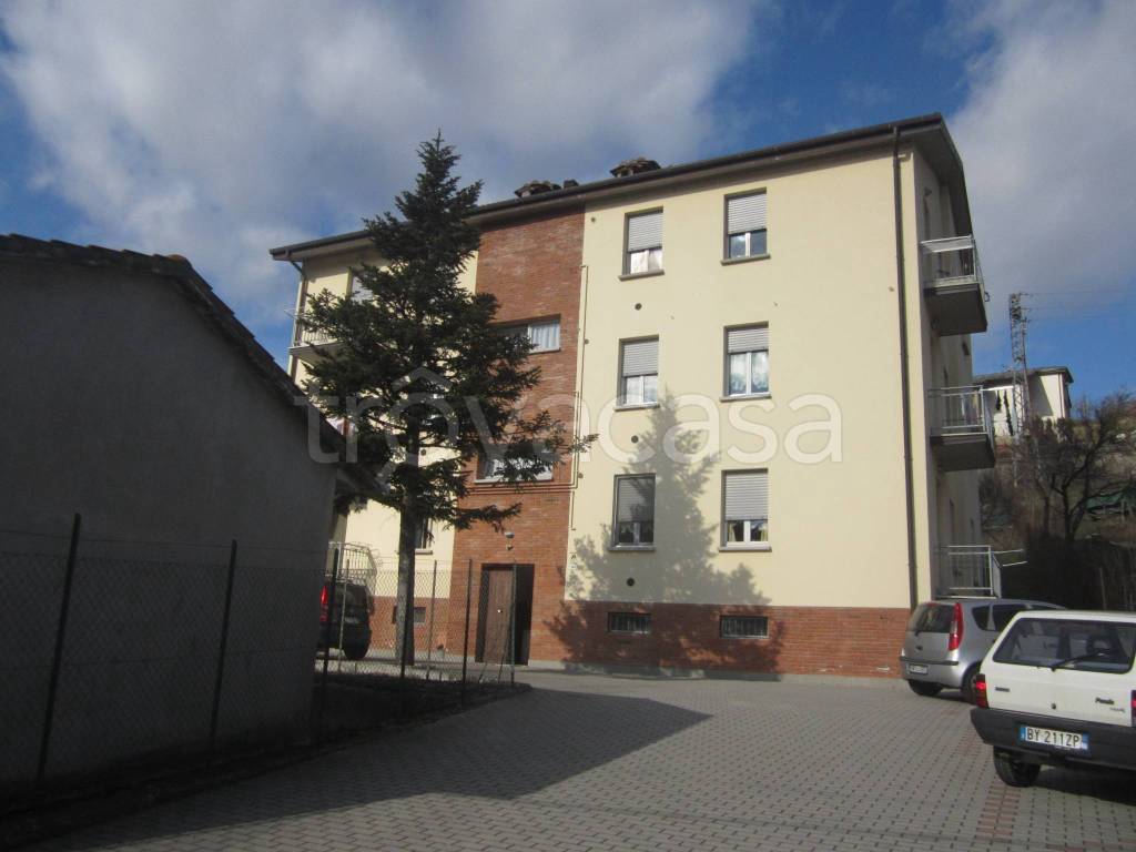 Appartamento in vendita a Gaggio Montano via Porrettana, 180