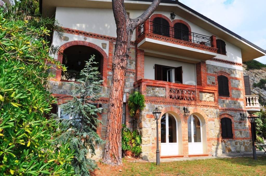 Villa Bifamiliare in vendita a Sanremo corso Guglielmo Marconi