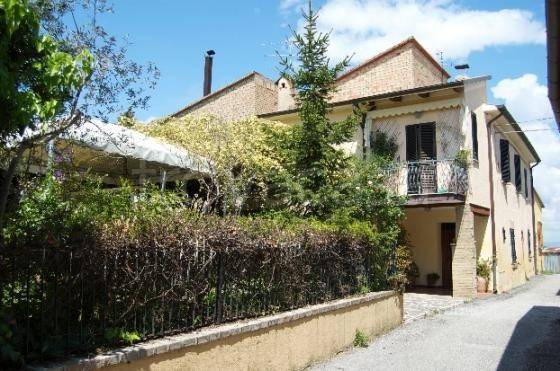 Casa Indipendente in in vendita da privato a Montefalco via a. Manzoni, 4