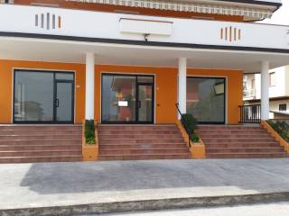 Negozio in in affitto da privato a sant'egidio alla vibrata via g. galilei, 3