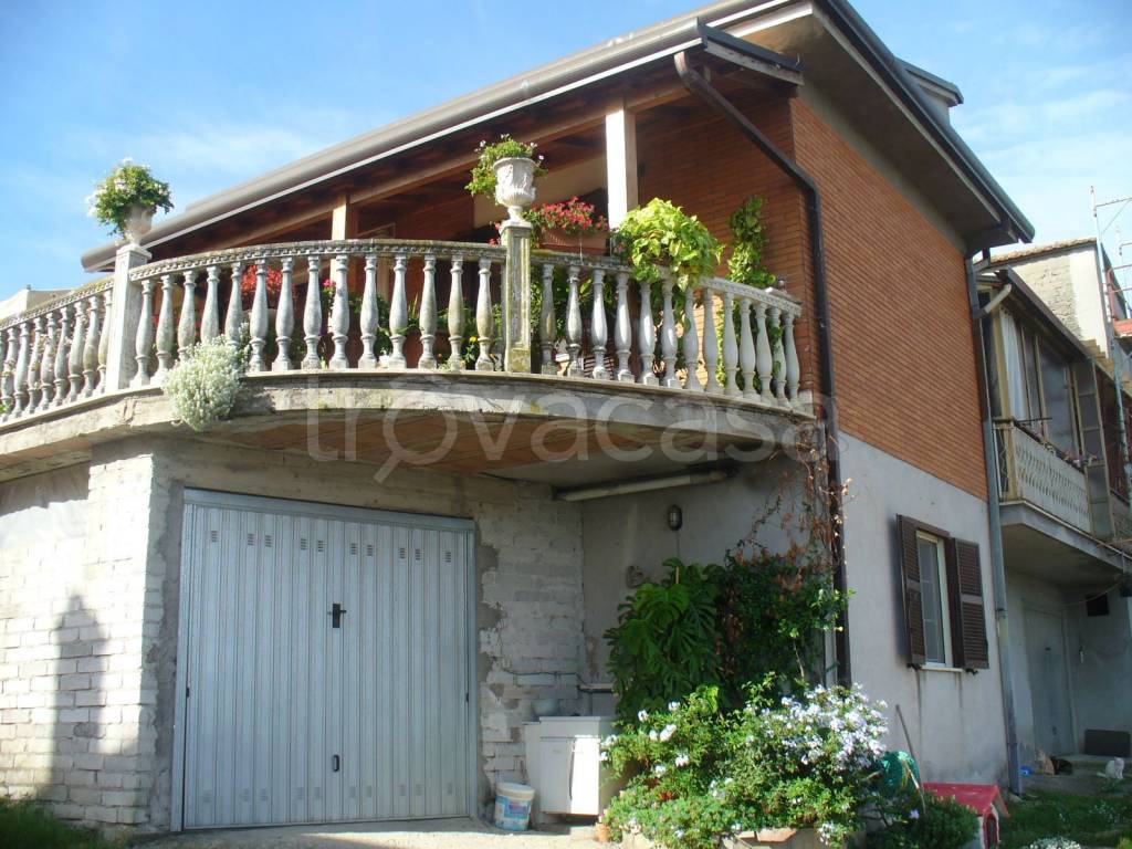 Villa Bifamiliare in vendita a Ceccano via Badia