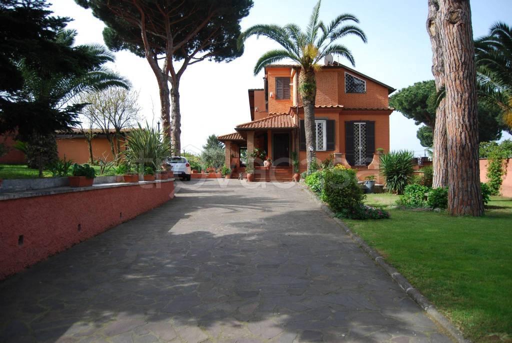 Villa in vendita a Roma via Anagnina, 662