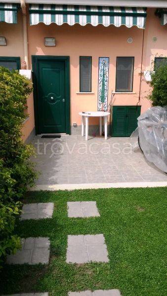 Villa a Schiera in vendita a Santa Marinella strada Statale 1 Via Aurelia, 198