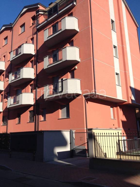 Appartamento in in vendita da privato a San Giuliano Milanese via g. Carducci, 25