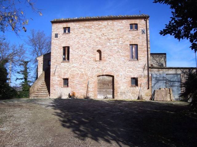 Casale in vendita a Montedinove via Giosuè del Duca, 57