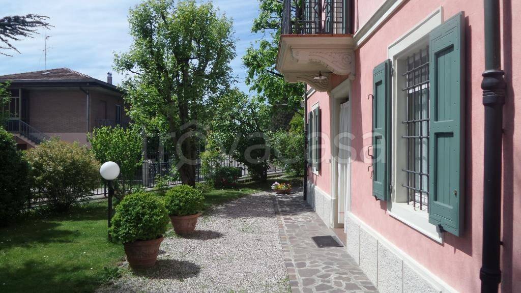 Villa Bifamiliare in vendita a Soliera via Achille Grandi, 297