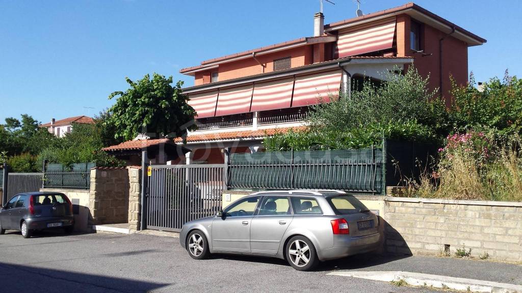 Casa Indipendente in in vendita da privato a Roma via Vignale