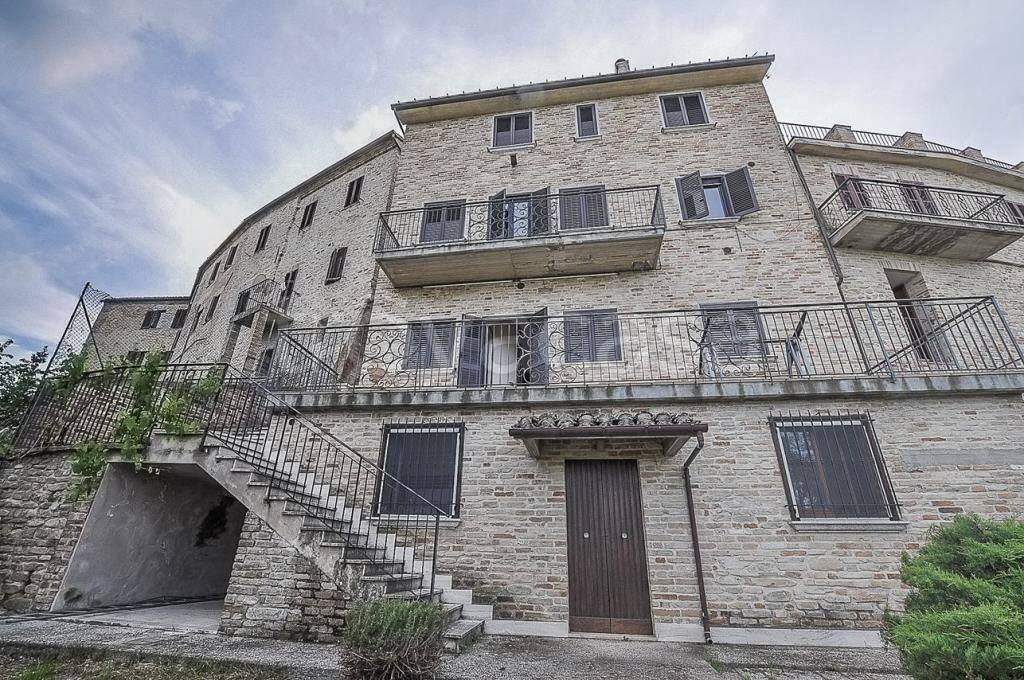 Casa Indipendente in vendita a Montalto delle Marche via episcopio
