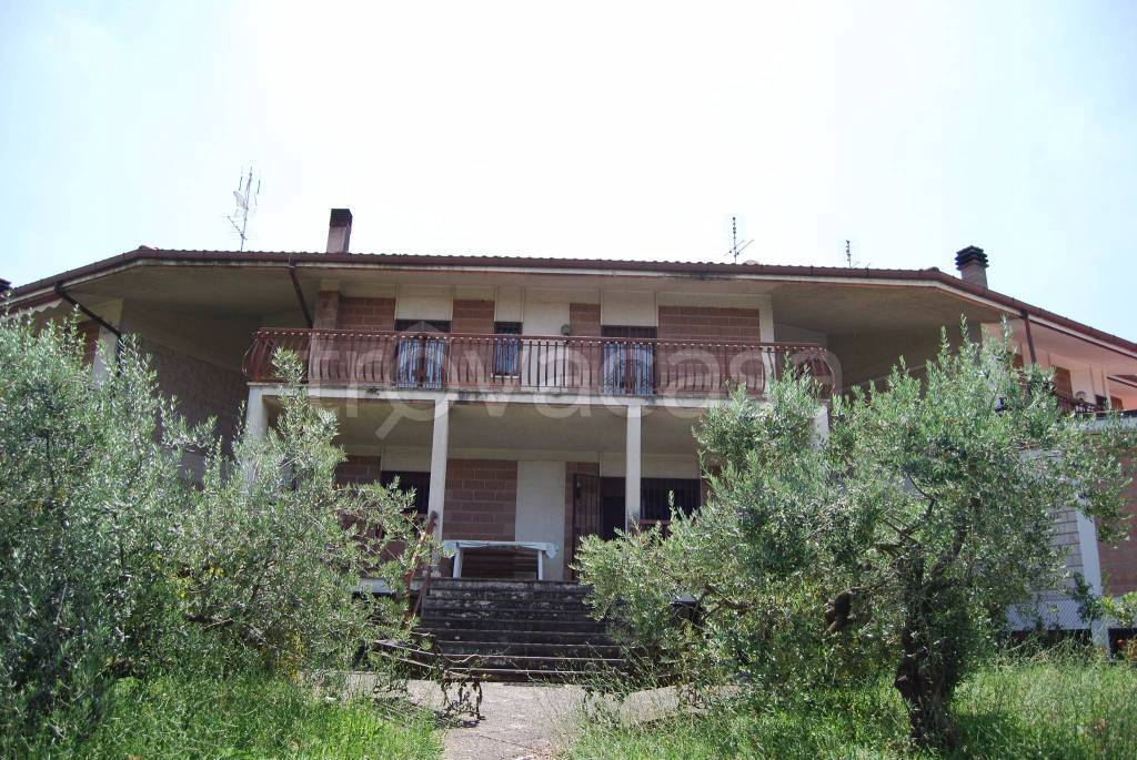 Villa Bifamiliare in vendita a Frascati via di salé, 18-20
