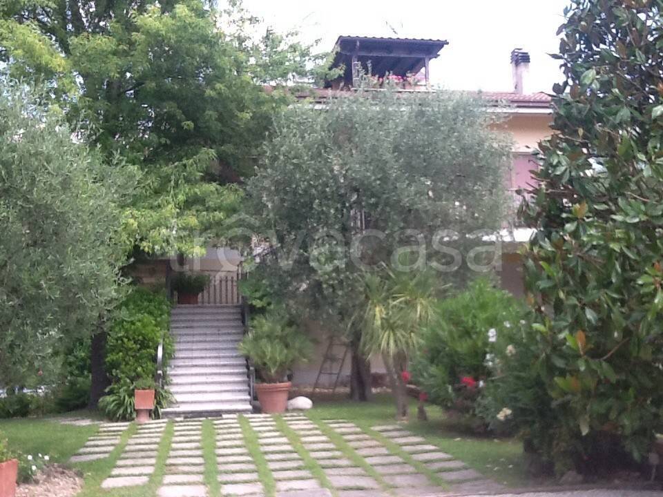 Villa Bifamiliare in in vendita da privato a Monterubbiano sp85, 147 a