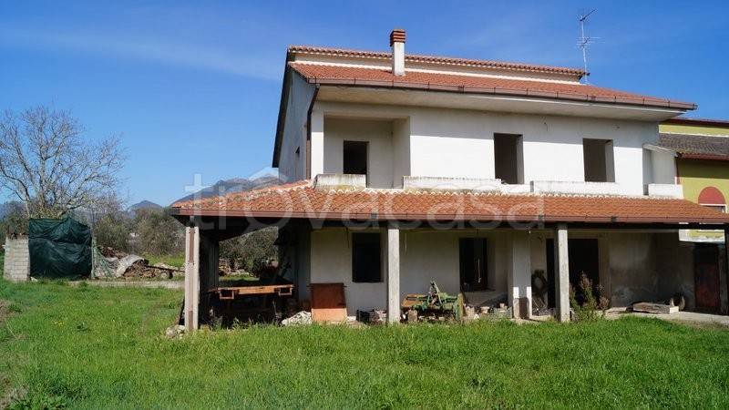 Villa a Schiera in vendita a Castel di Sasso sp35, 31