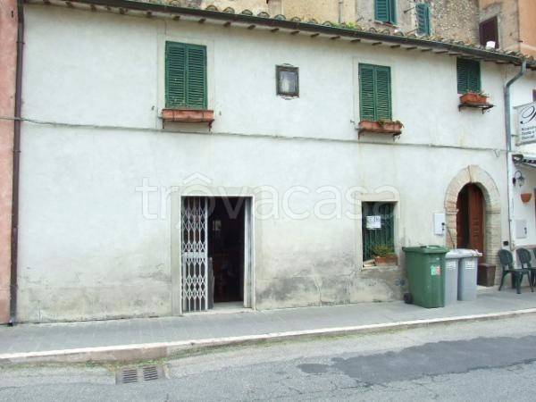 Casa Indipendente in vendita a Castelnuovo di Farfa via Roma