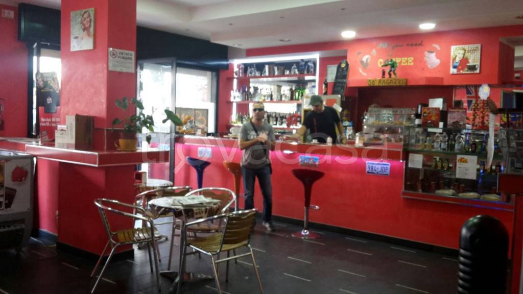 Bar in vendita a Ciampino via Lisbona