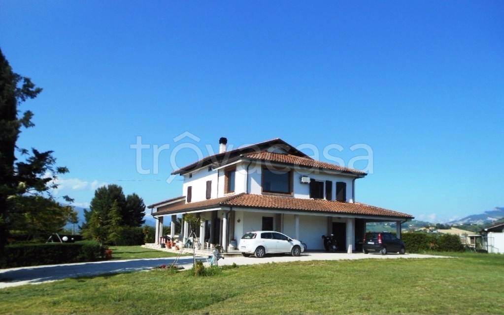 Villa in vendita ad Appignano del Tronto viale Rimembranze, 18