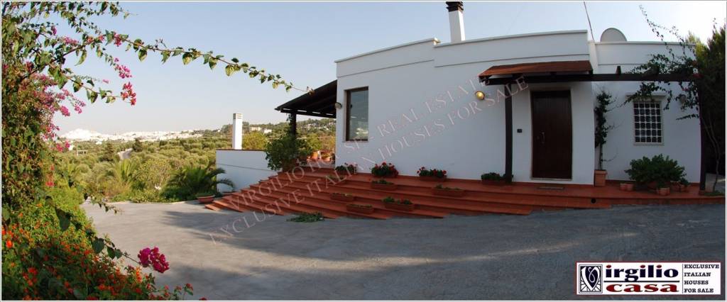 Villa in vendita a Ostuni strada Statale 16 Adriatica