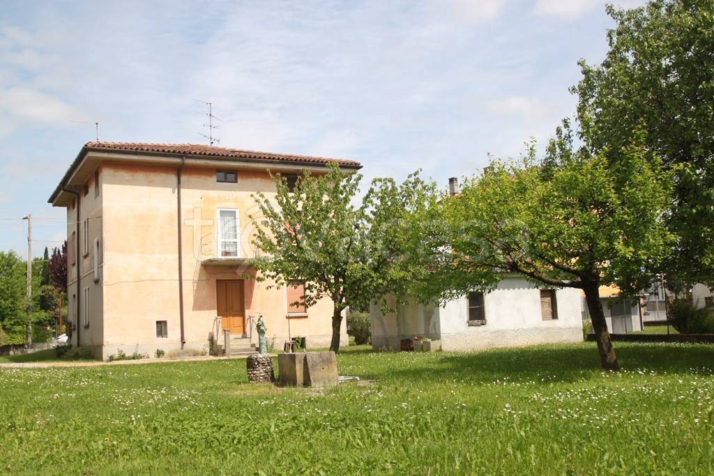 Villa in vendita a Romans d'Isonzo via dè Claricini