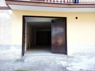 Garage in affitto a cava de' tirreni via eduardo de filippis, 107