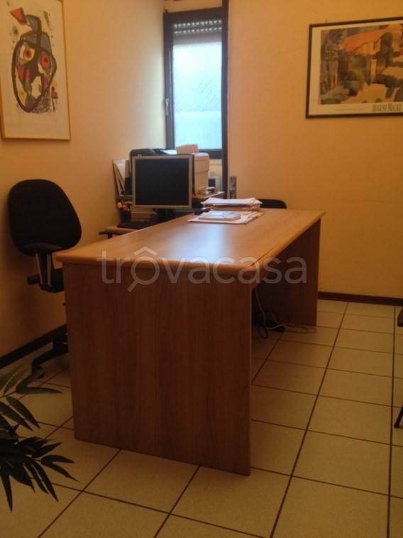 Ufficio in vendita a Novara via Giovanni Gnifetti, 20
