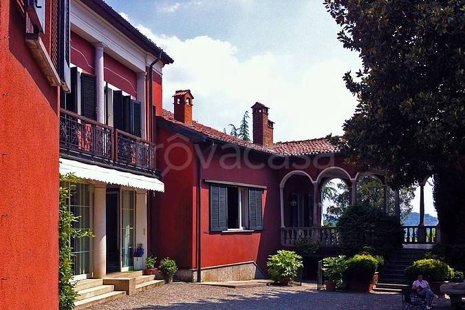 Villa Bifamiliare in in affitto da privato a Besozzo via Sant'Alessandro, 3