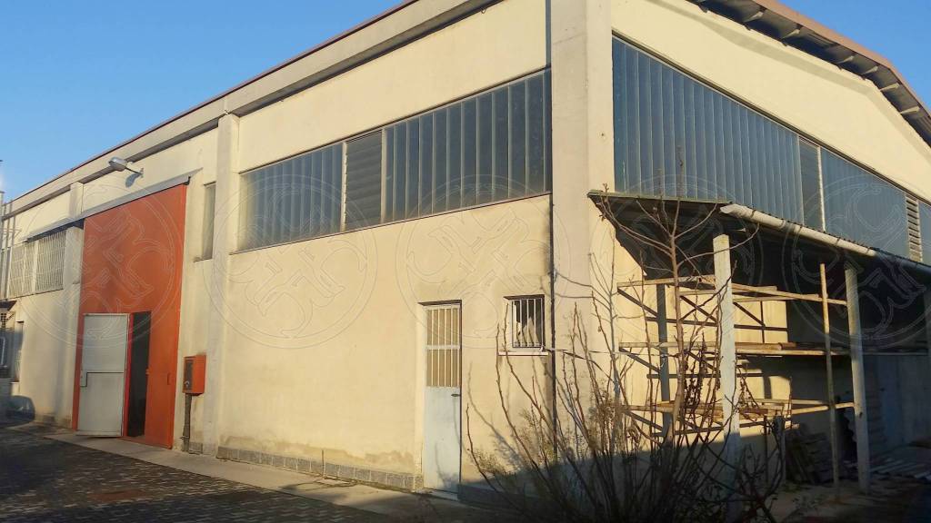 Capannone Industriale in vendita a Cernusco sul Naviglio via Como