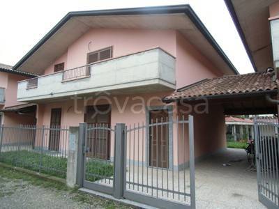 Villa Bifamiliare in vendita a Biandronno via Pio Selvini, 36B