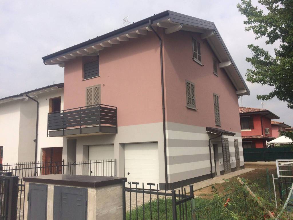 Villa a Schiera in vendita a Treviglio strada di lottizzazione, 52