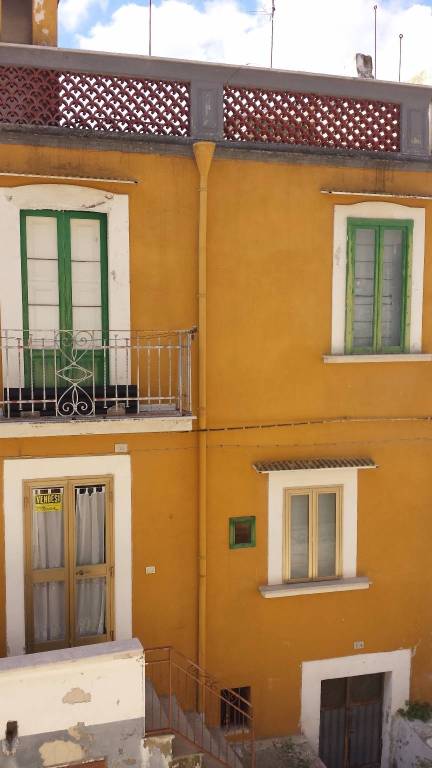 Appartamento in in vendita da privato a Cagnano Varano via Roma, 126