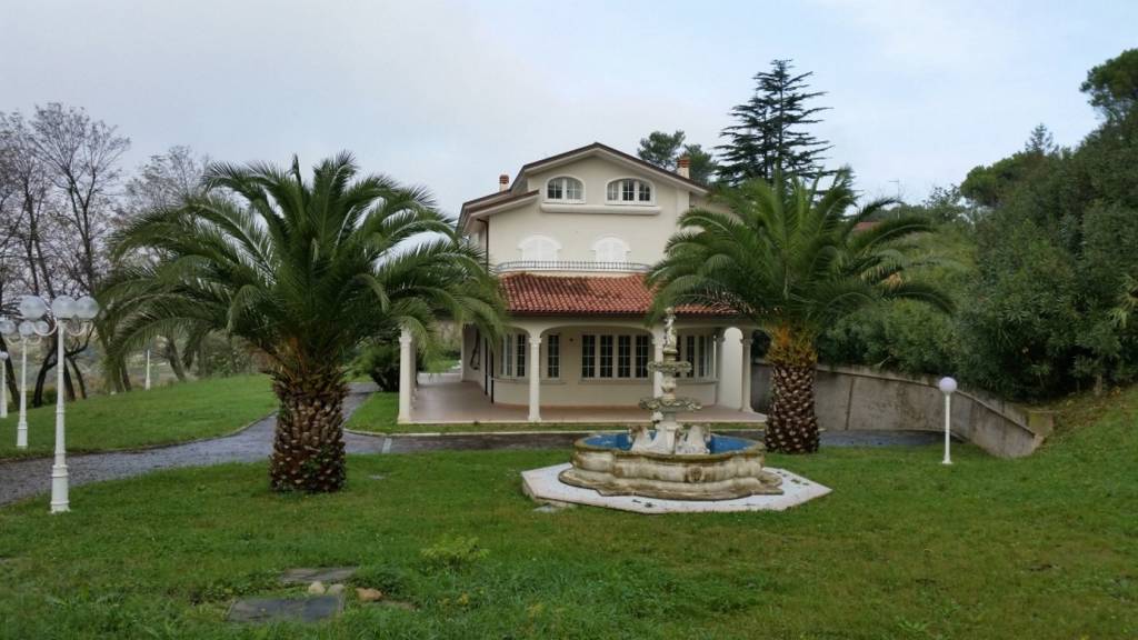 Villa in vendita a Pesaro via della Capinera