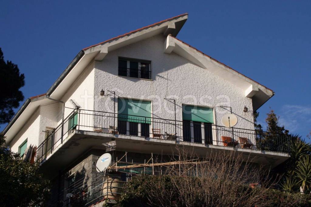Villa Bifamiliare in vendita a Bordighera