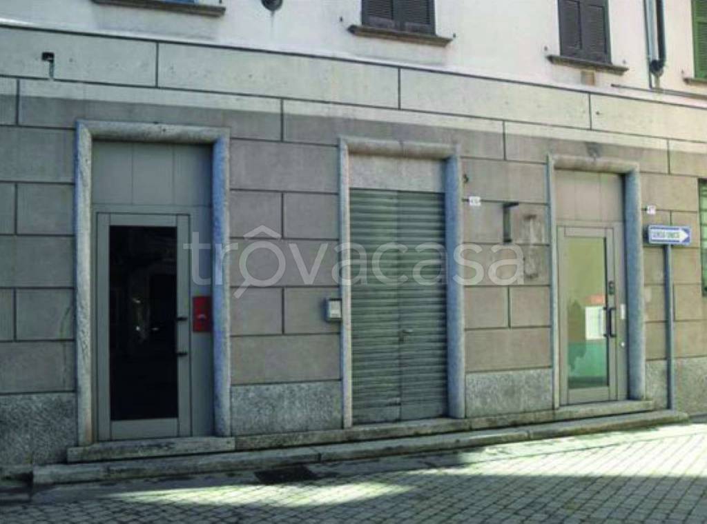 Filiale Bancaria in vendita a Centro Valle Intelvi piazza la torre 17