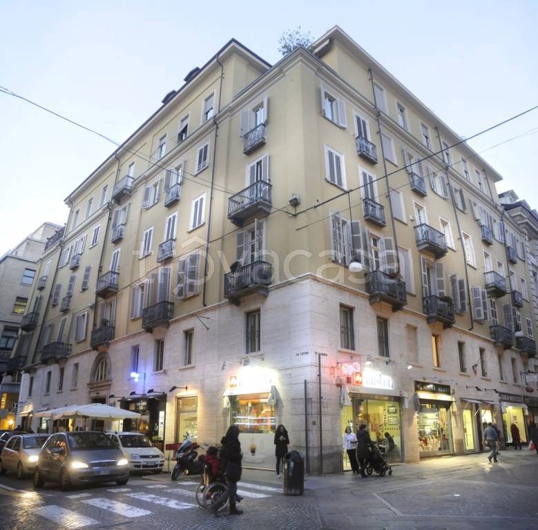 Appartamento in affitto a Torino via Cavour, 3