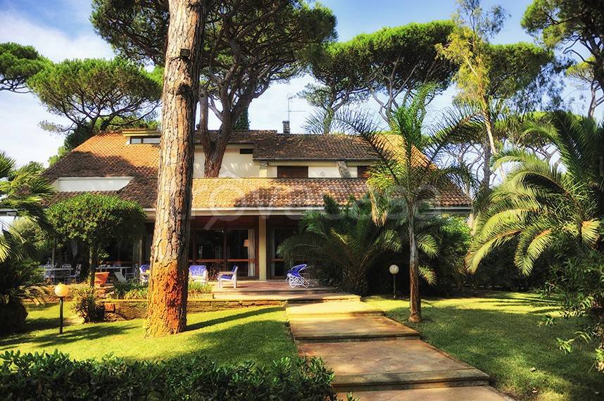 Villa in affitto a Fiumicino via l'Ardenza
