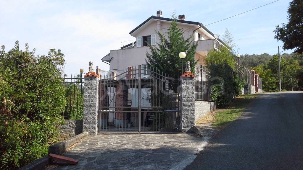 Villa Bifamiliare in in vendita da privato a Borghetto di Vara via Aurelia, 1