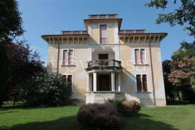 Villa in vendita a Sirmione via Verona