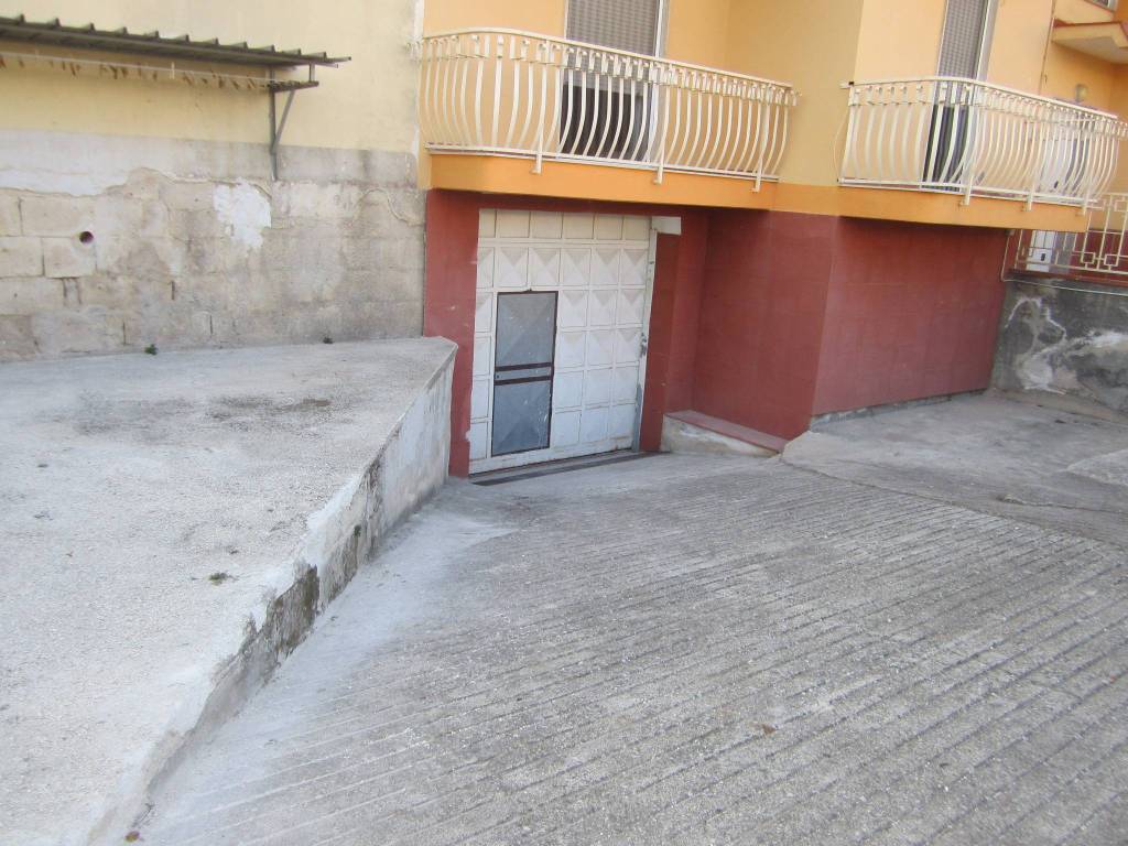 Garage in affitto a Statte