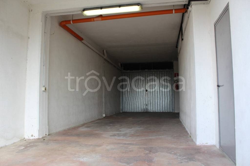 Garage in vendita a Scandriglia