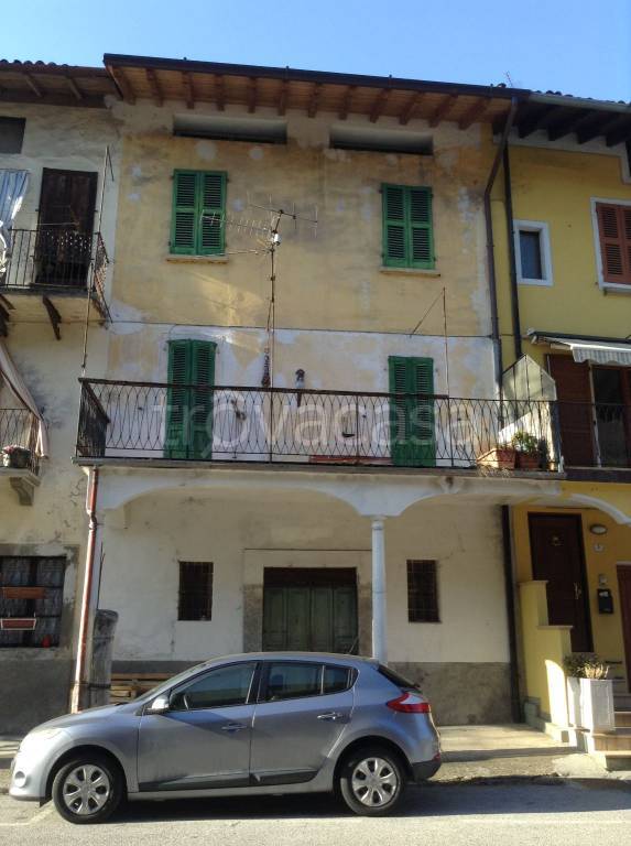 Casa Indipendente in vendita a Vestone via Monsignor Mario Toccabelli Arcivescovo