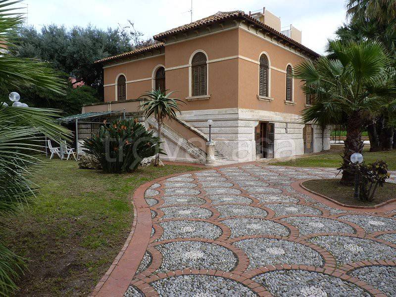 Villa in vendita a Siracusa via Augusto Von Platen, 40
