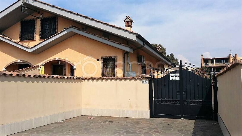 Villa a Schiera in vendita a Fiumicino via Pasquale Argenton