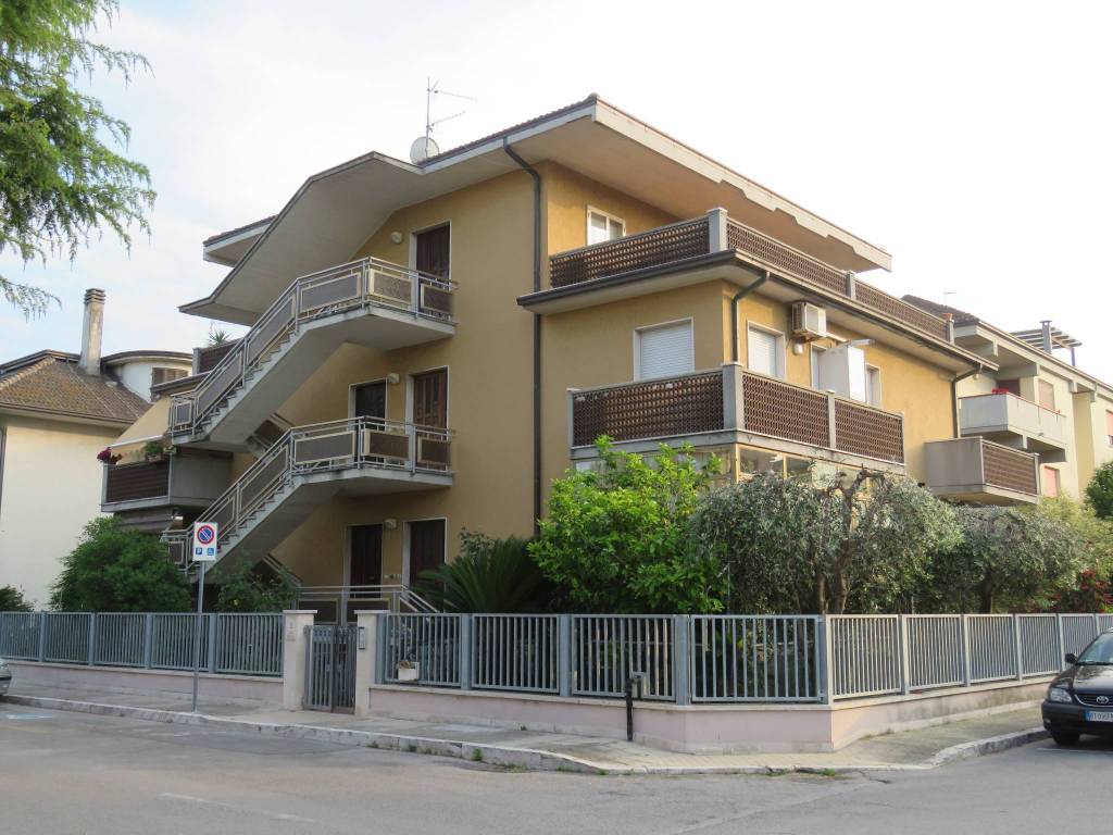 Appartamento in in vendita da privato a San Benedetto del Tronto via Don Luigi Sturzo, 2