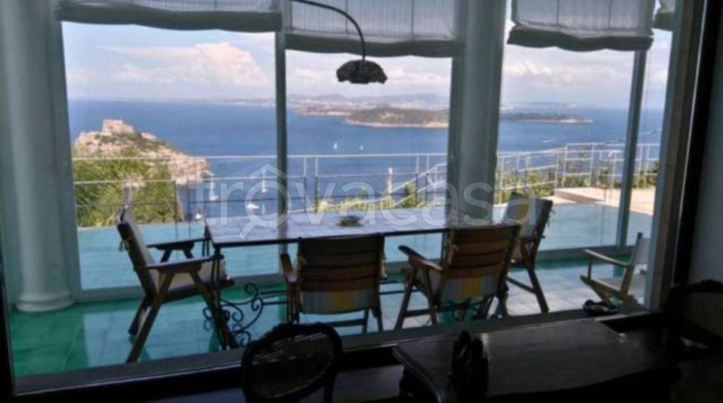 Villa in vendita a Ischia via Campagnano