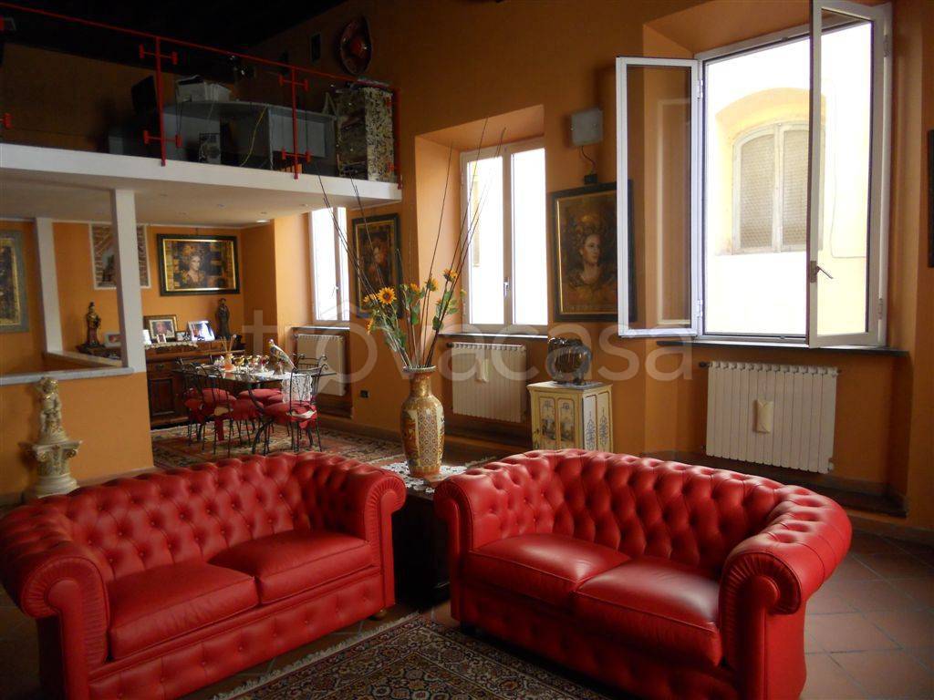 Appartamento in vendita a Lucca via del Battistero