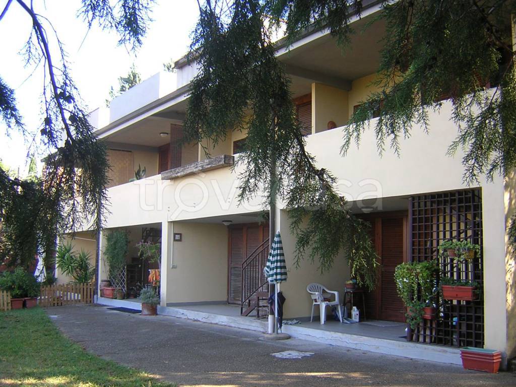 Villa a Schiera in vendita a Passignano sul Trasimeno via Don Onorio Magnoni