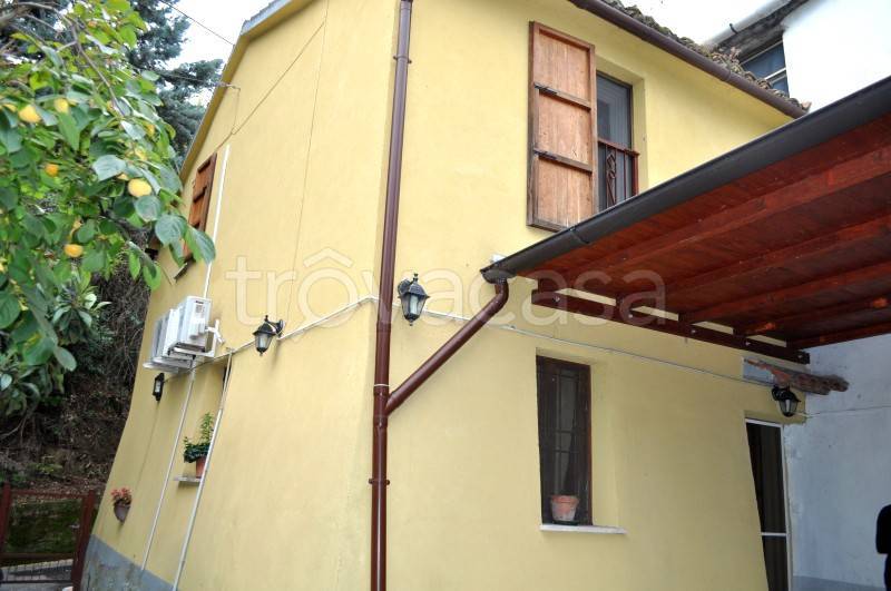 Casa Indipendente in vendita a Castelbellino piazza San Marco, 15