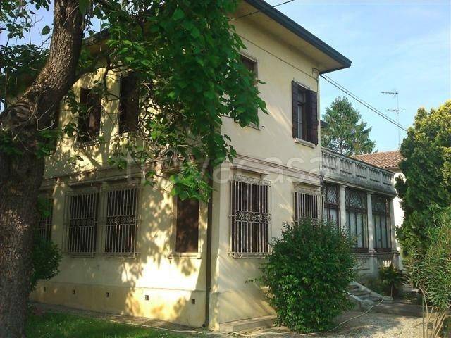 Villa in in vendita da privato a Bagnoli di Sopra via Giuseppe Garibaldi, 71