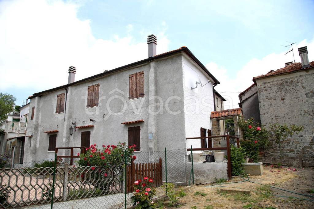 Casale in vendita a Piana Crixia strada Provinciale 29 del Colle di Cadibona, 38