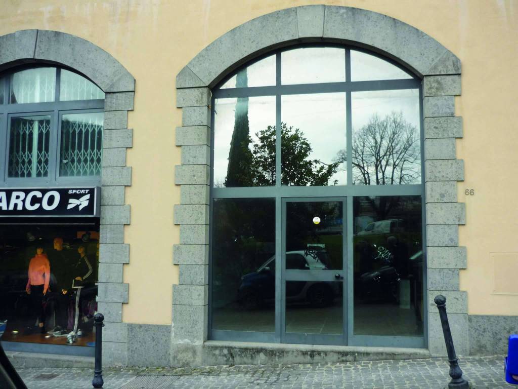 Filiale Bancaria in vendita a Viterbo via San Bonaventura