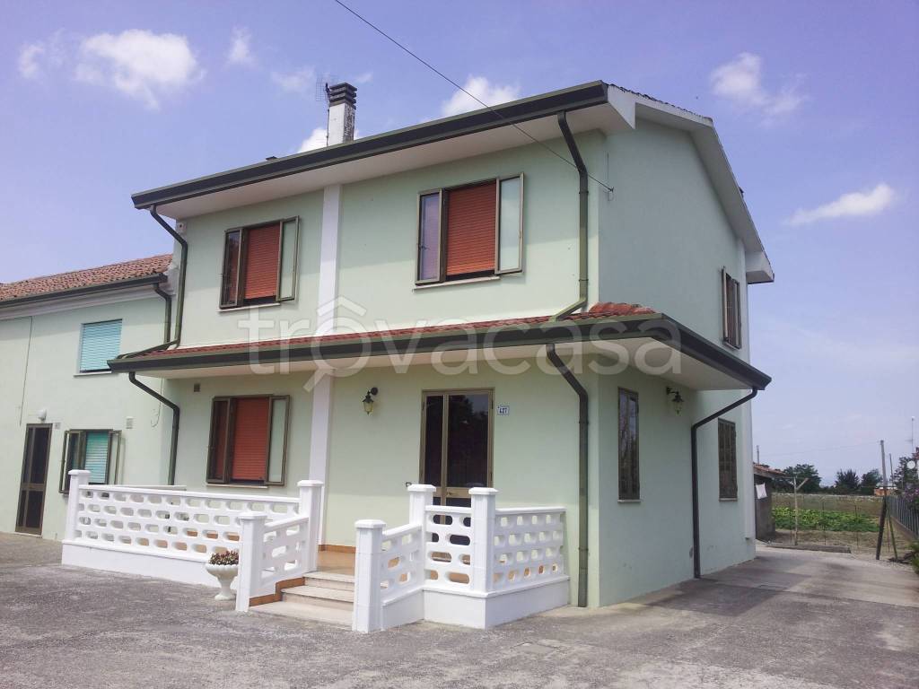 Villa Bifamiliare in in vendita da privato a Ceregnano via Don Minzoni, 427
