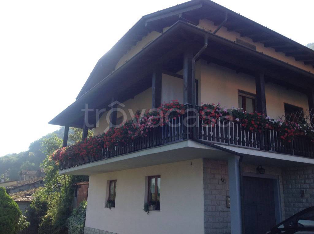 Villa in vendita a Cosio Valtellino via Grande