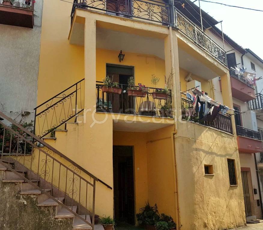 Casa Indipendente in in vendita da privato a Roggiano Gravina via Sant'Angelo